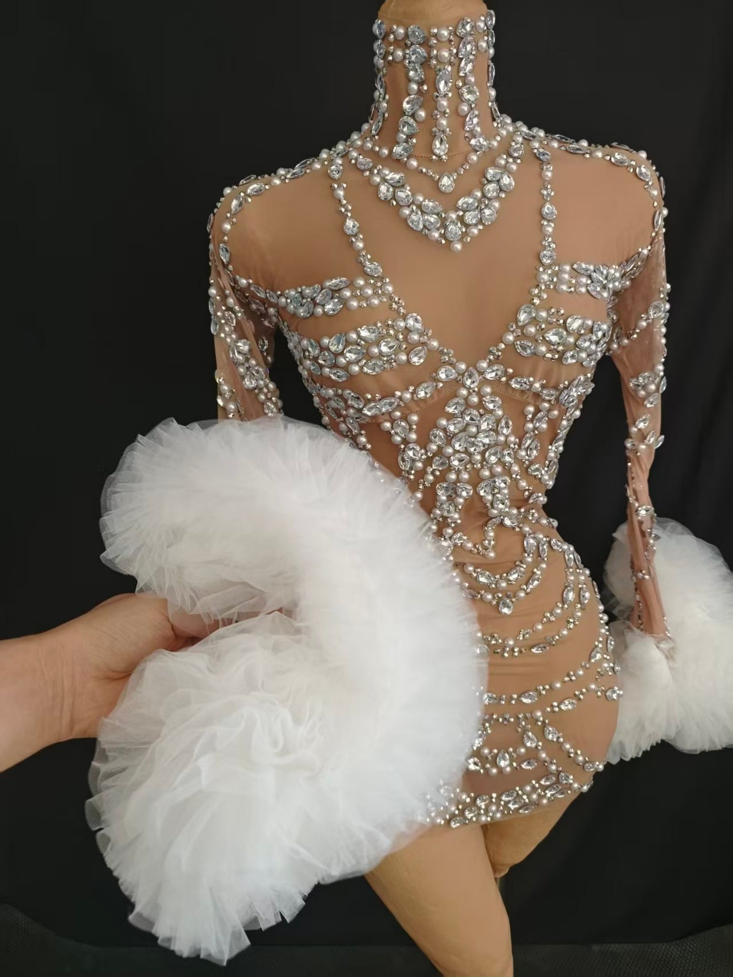 Maozhua White Lace Sleeve Diamonds Pearls Prom Dresses