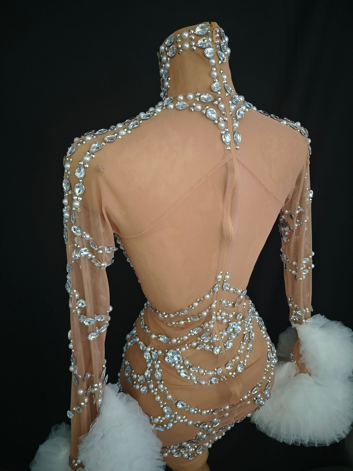 Maozhua White Lace Sleeve Diamonds Pearls Prom Dresses