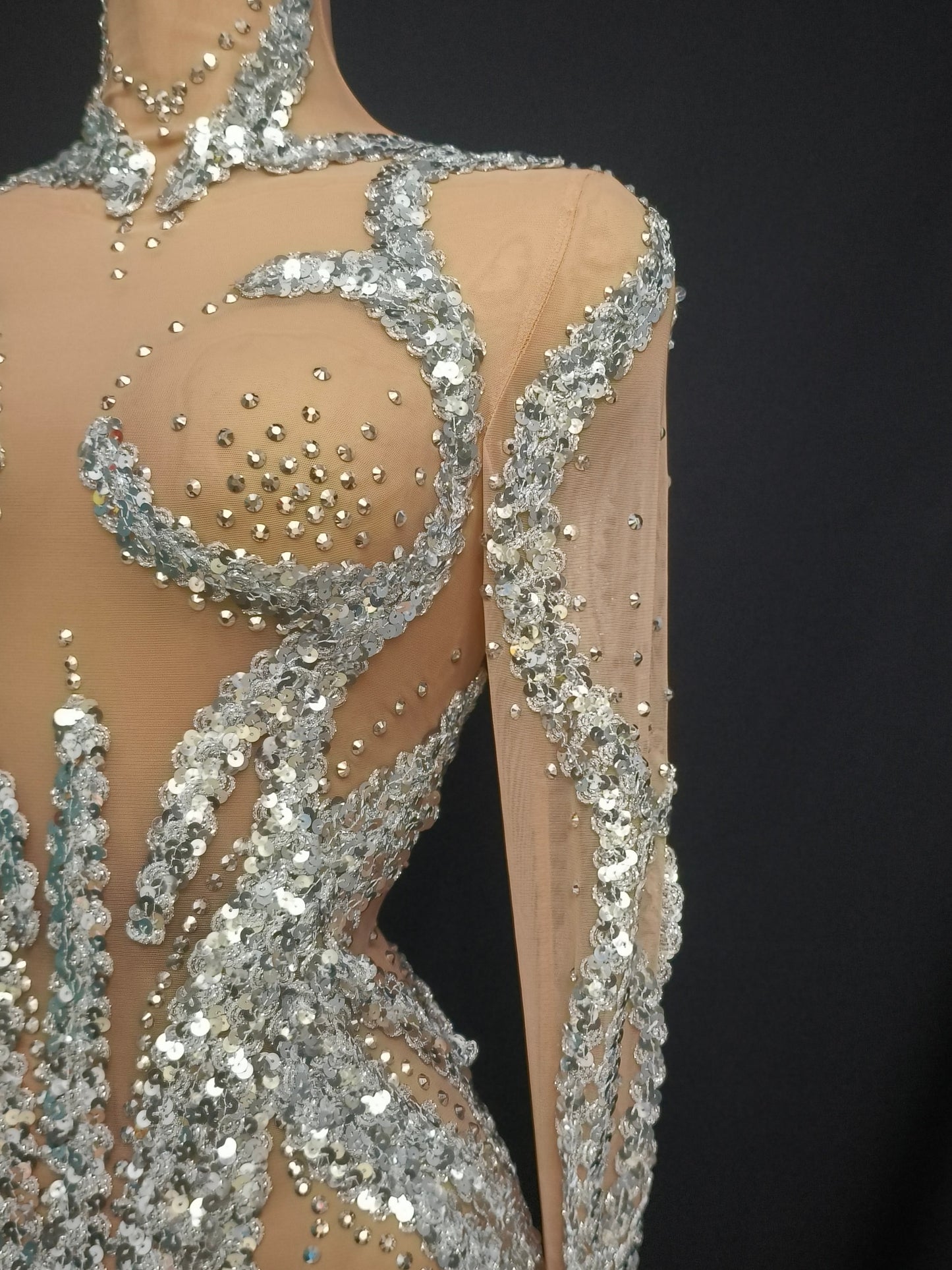 Yuanhuan Long Sleeved Sequined Rhinestone Short Dress