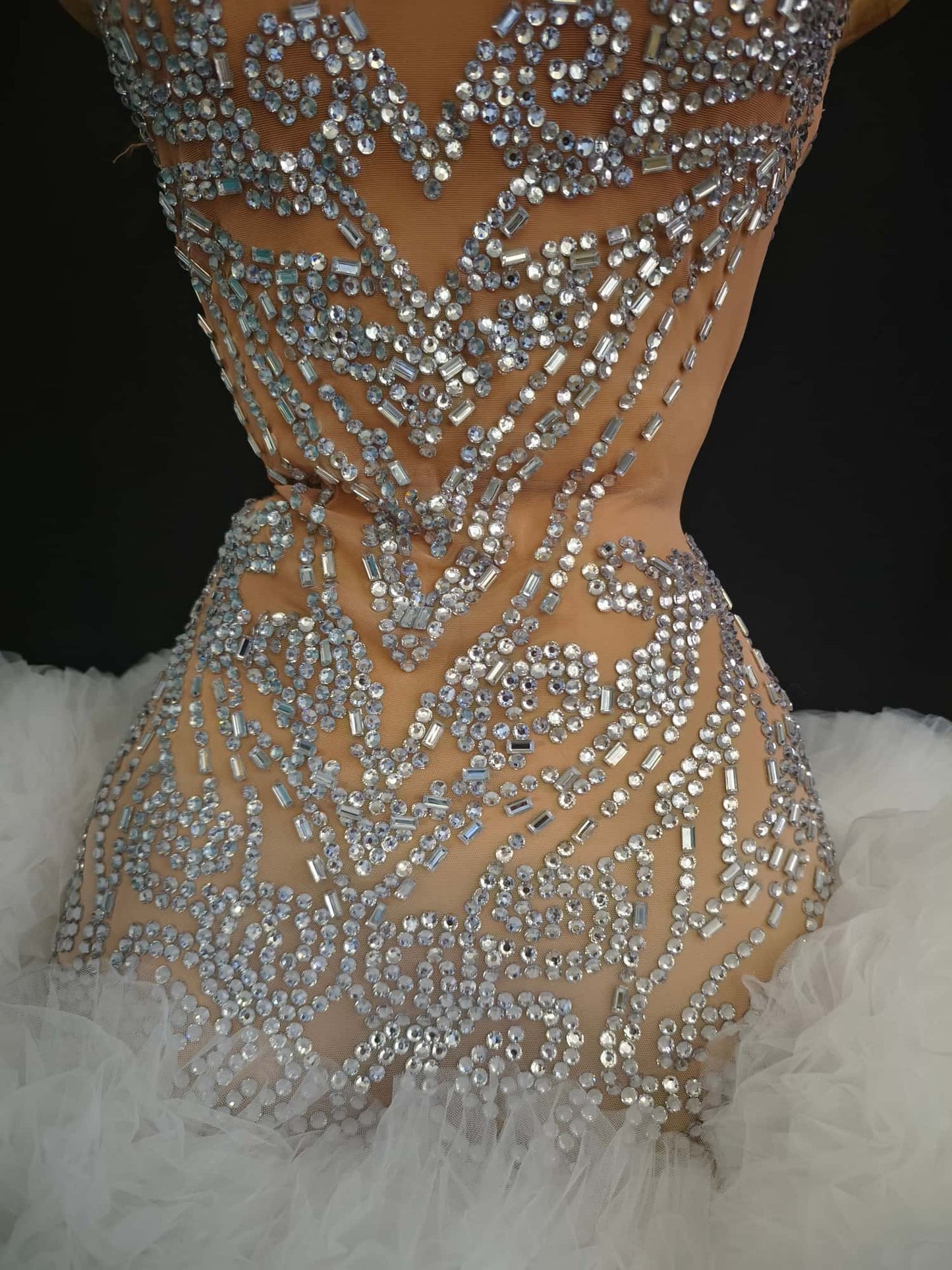 Xingyun White Lace Border Mesh Rhinestone Evening Gown