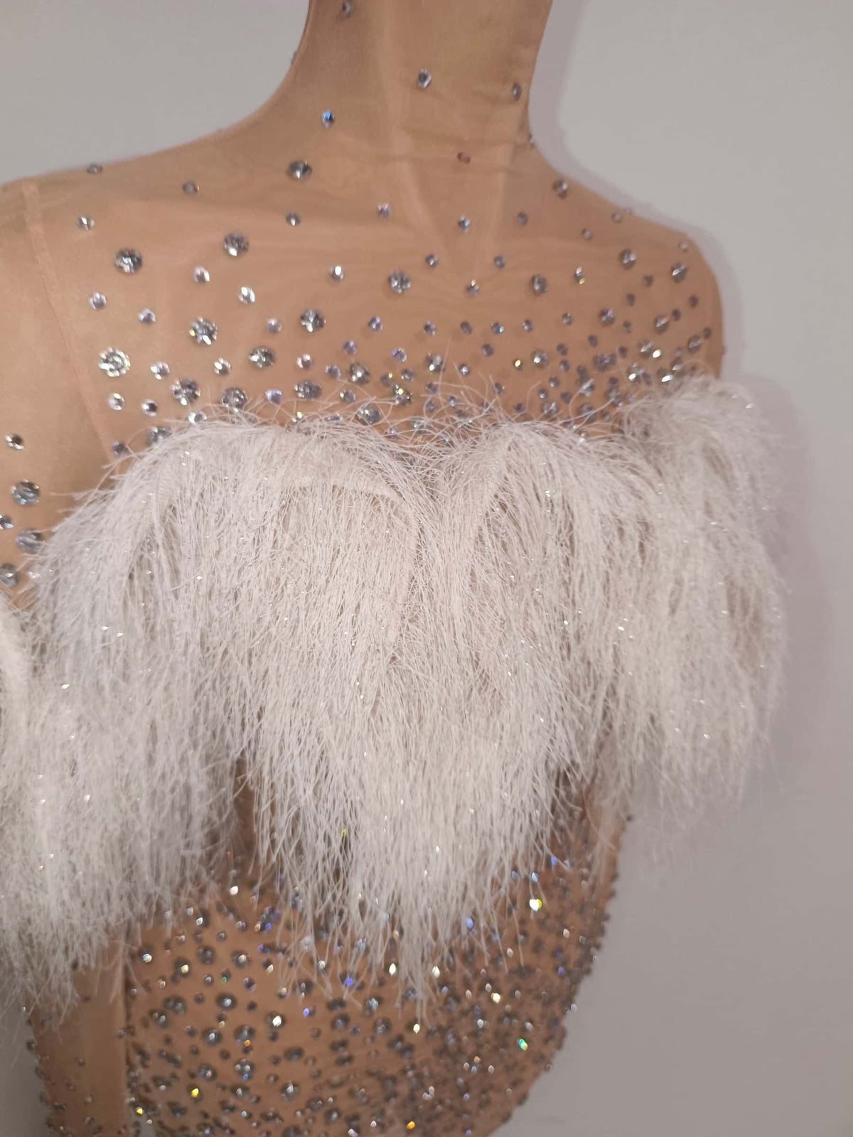 CELESINYI Lianxi Crystal White Feather Bodysuit