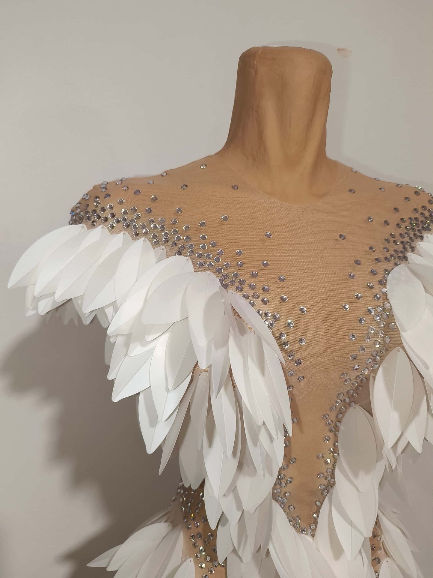 CELESINYI Baige Crystal White Feather Mermaid Gown