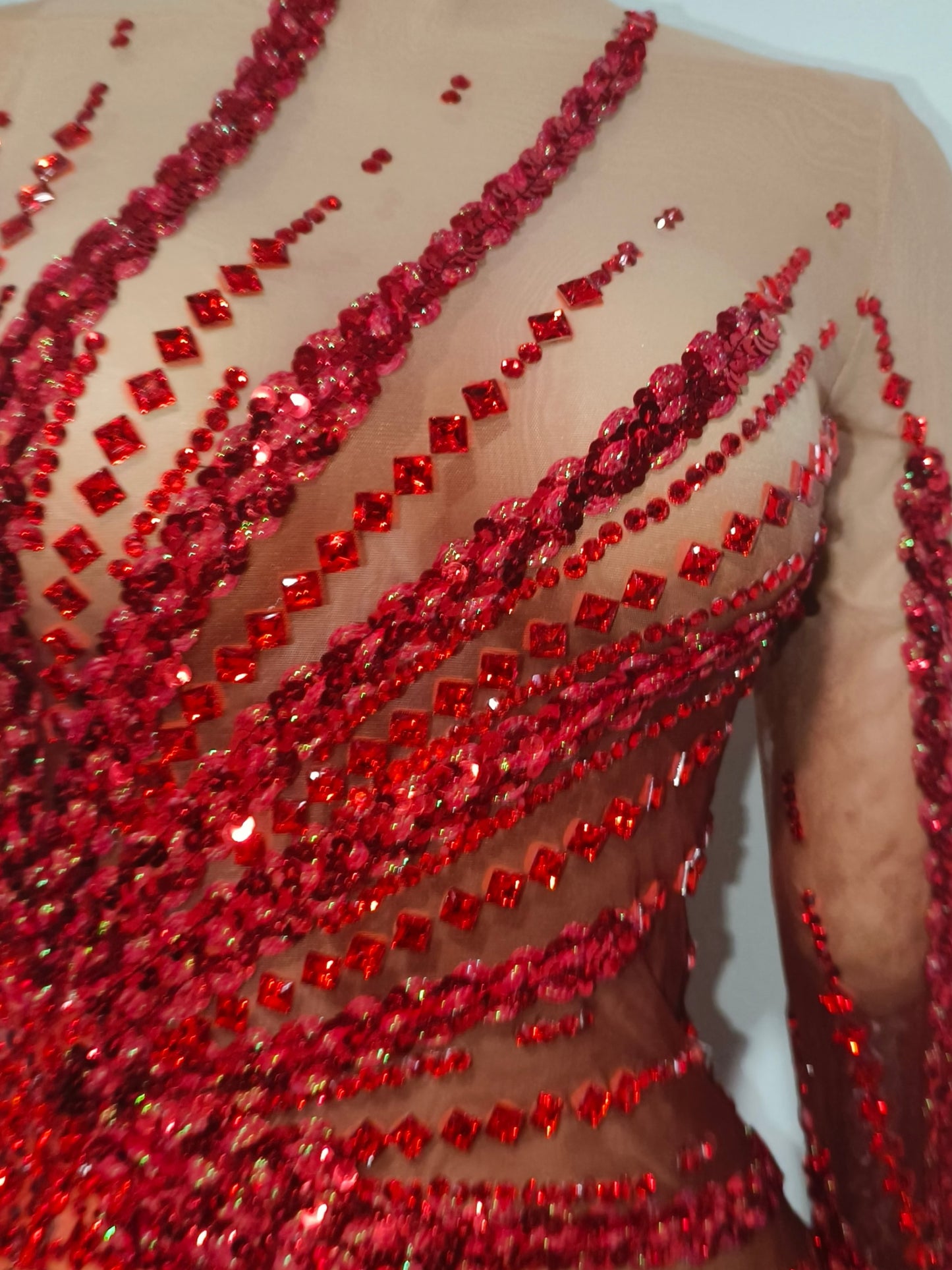 CELESINYI Xuejiang Crystal Red Asymmetric Gown