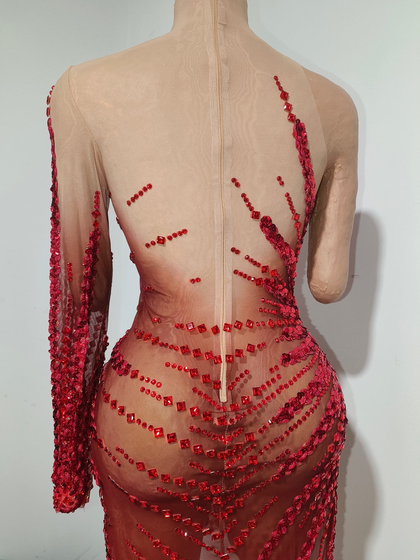 CELESINYI Xuejiang Crystal Red Asymmetric Gown