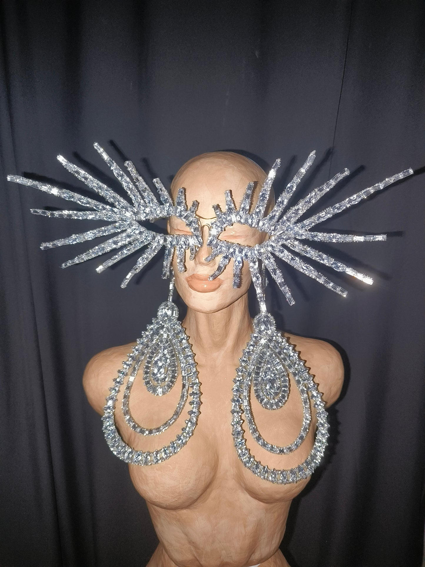 CELESINYI JiemaoTaozhuang Crystal Lash Ray Mask Earring Set