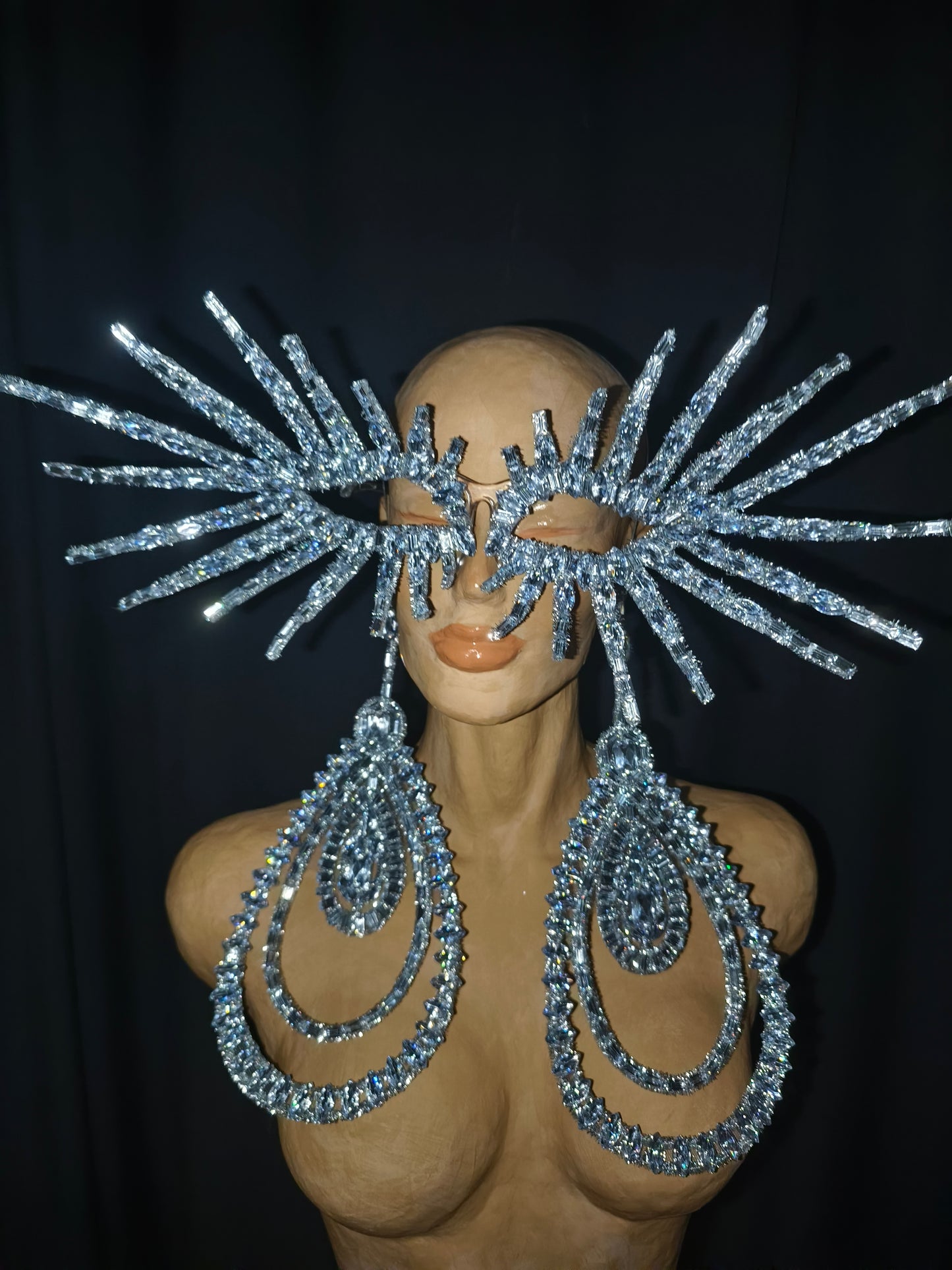 CELESINYI JiemaoTaozhuang Crystal Lash Ray Mask Earring Set