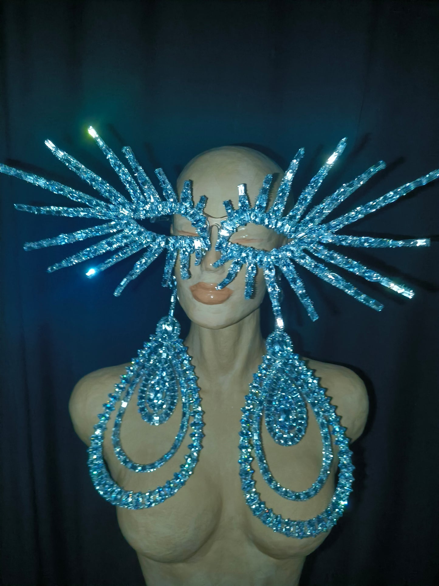 CELESINYI JiemaoTaozhuang Crystal Lash Ray Mask Earring Set