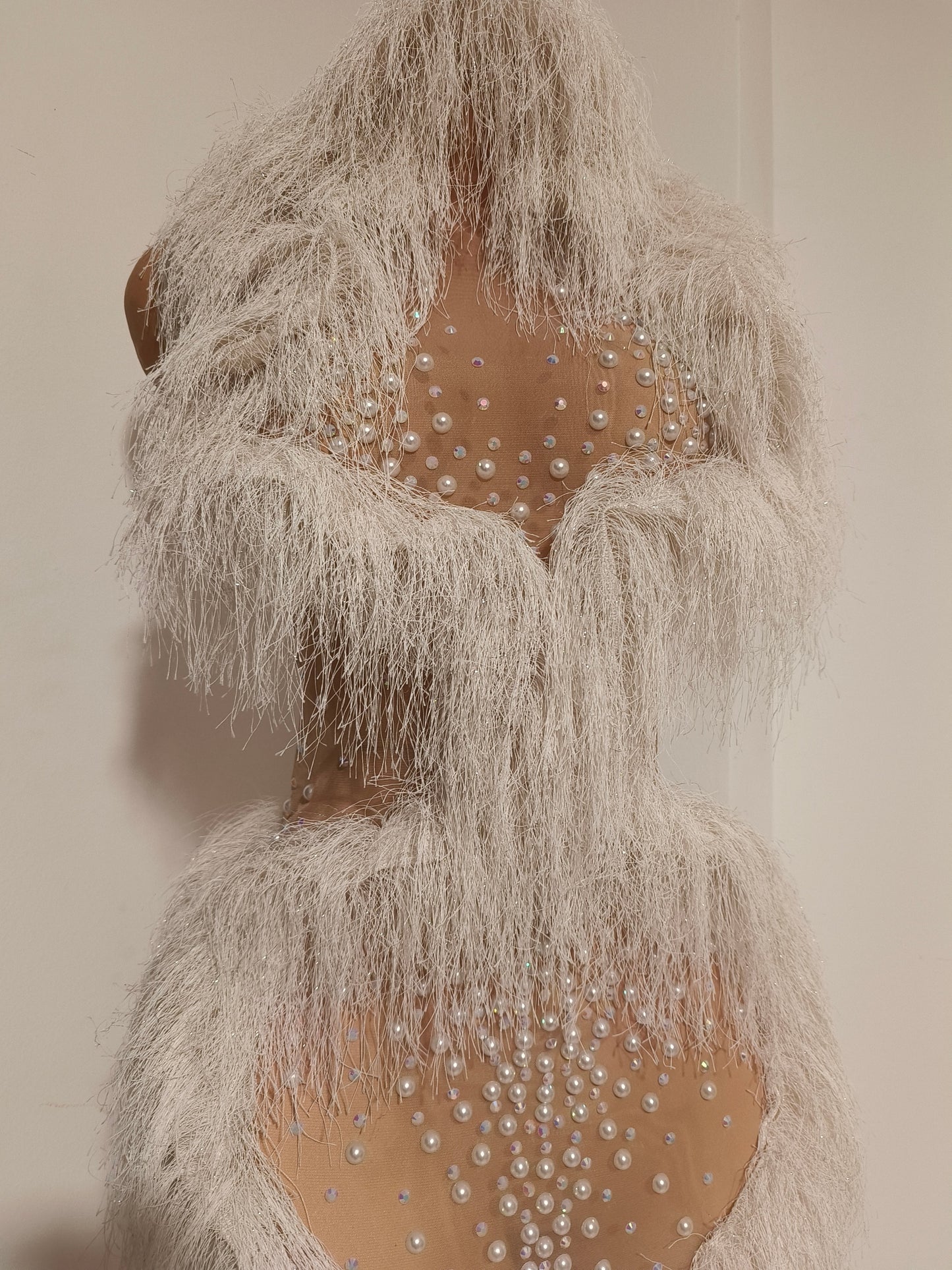 CELESINYI Shenling Crystal White Feather Gown