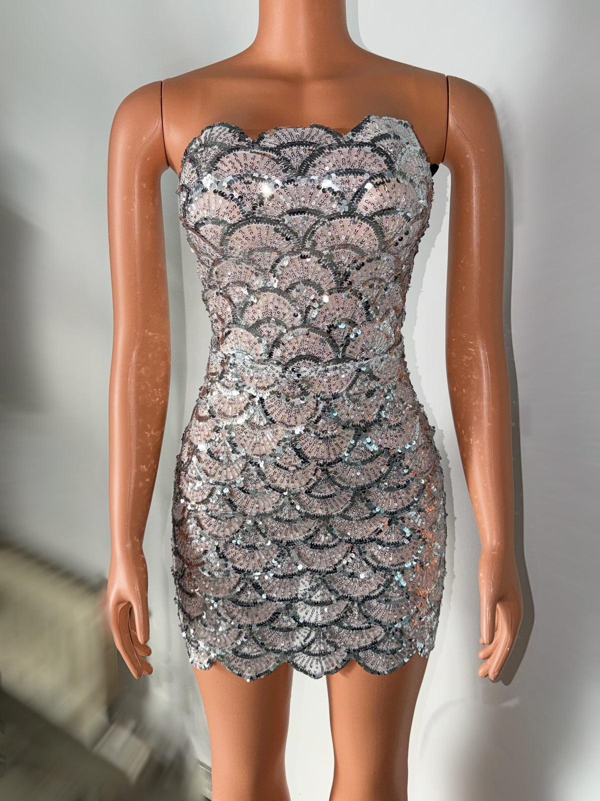 CELESINYI Yulin Crystal Sequin Scale Mini Dress