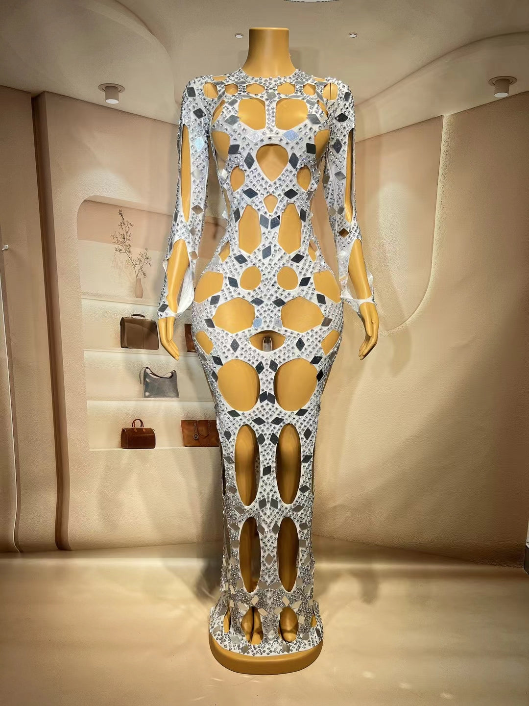 CELESINYI Dongdongqun Crystal Cutout Gown