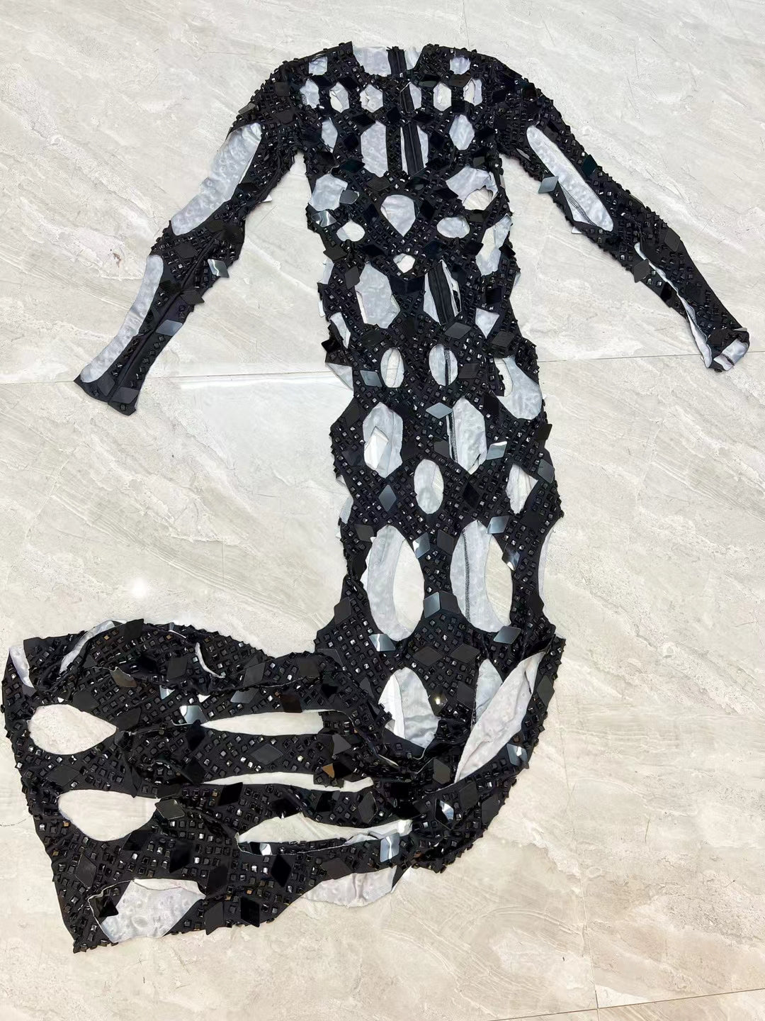 CELESINYI Dongdongqun Crystal Cutout Gown