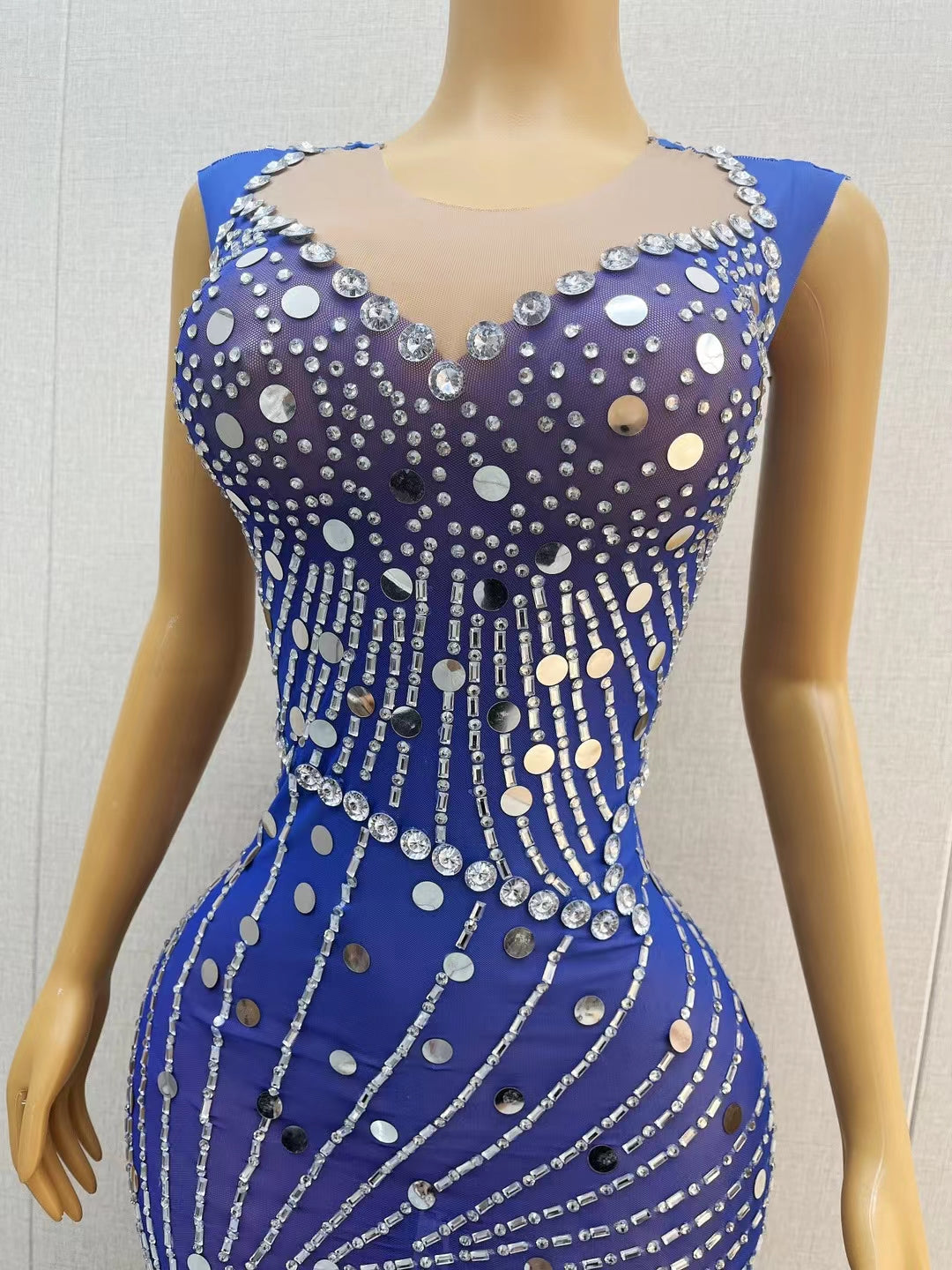 CELESINYI Lanwen Crystal Sapphire Gown