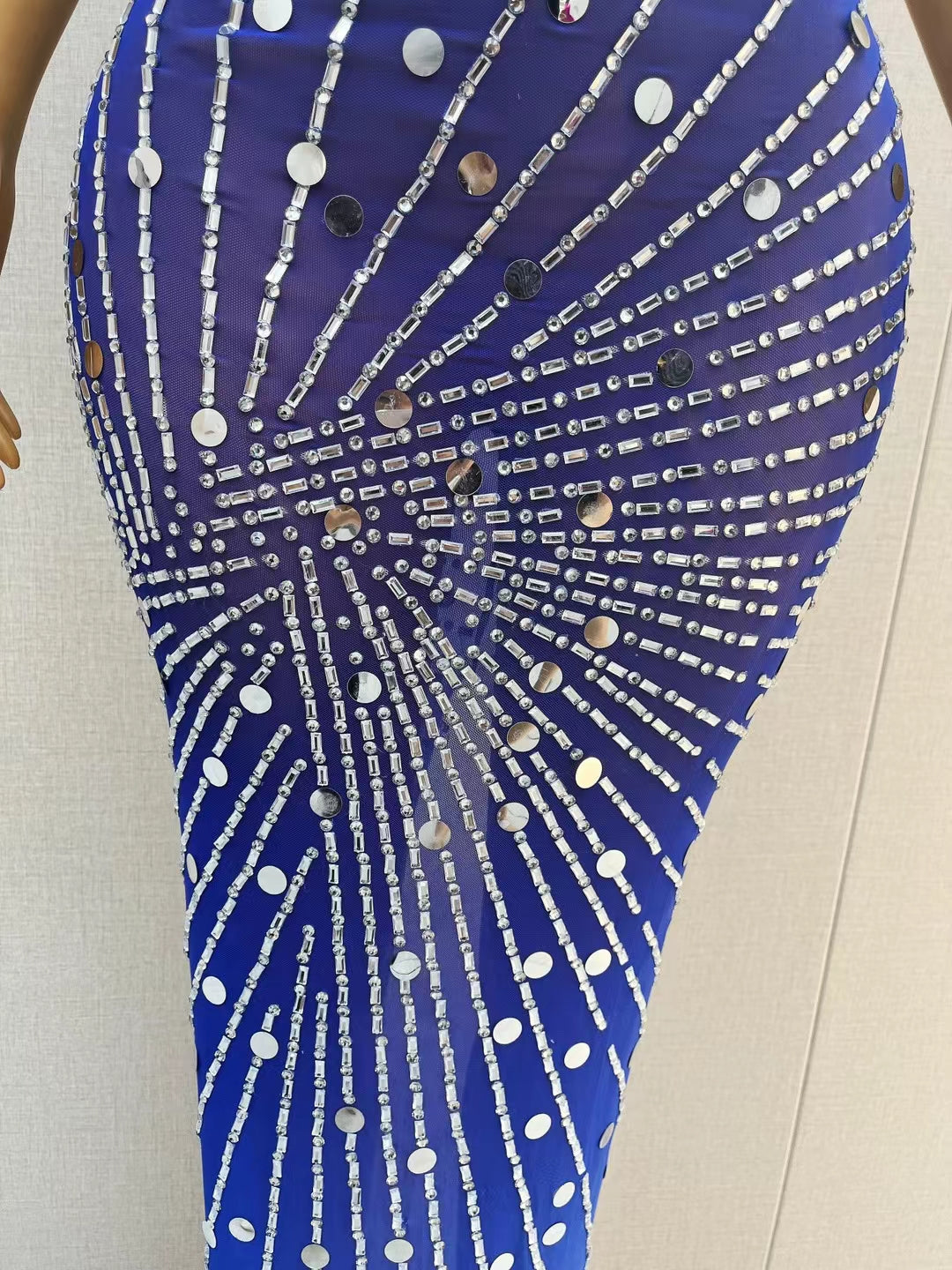 CELESINYI Lanwen Crystal Sapphire Gown