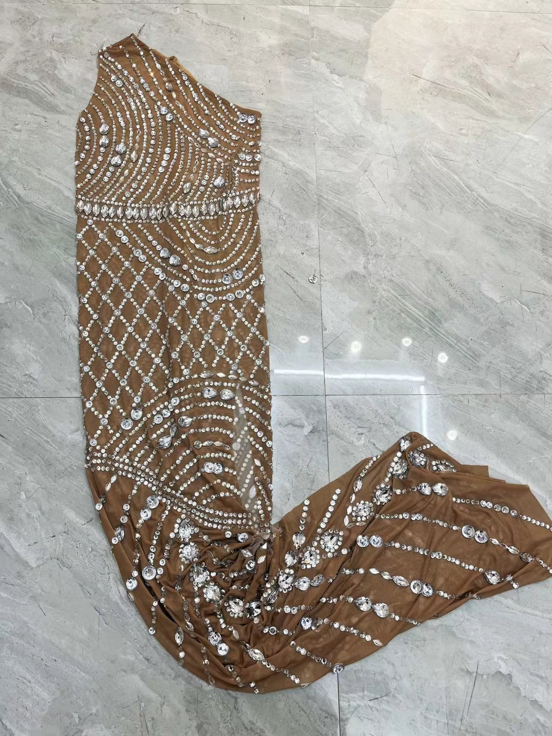 CELESINYI Baixuanwo Crystal One Shoulder Gown
