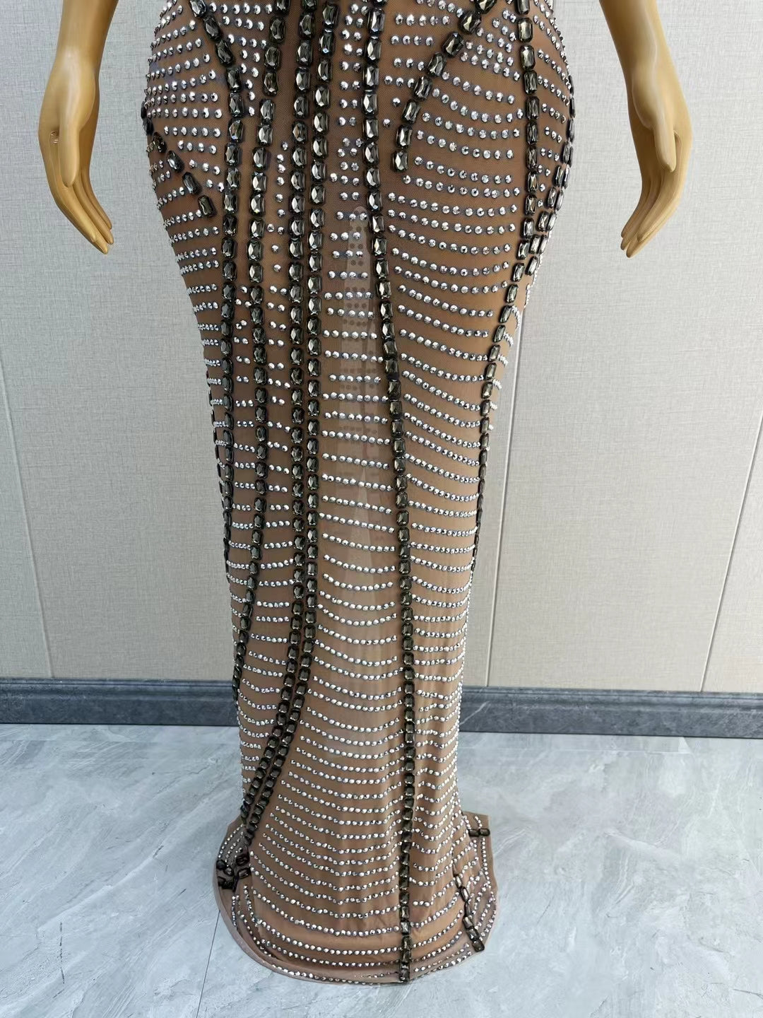CELESINYI Huansha Crystal Swirl Gown