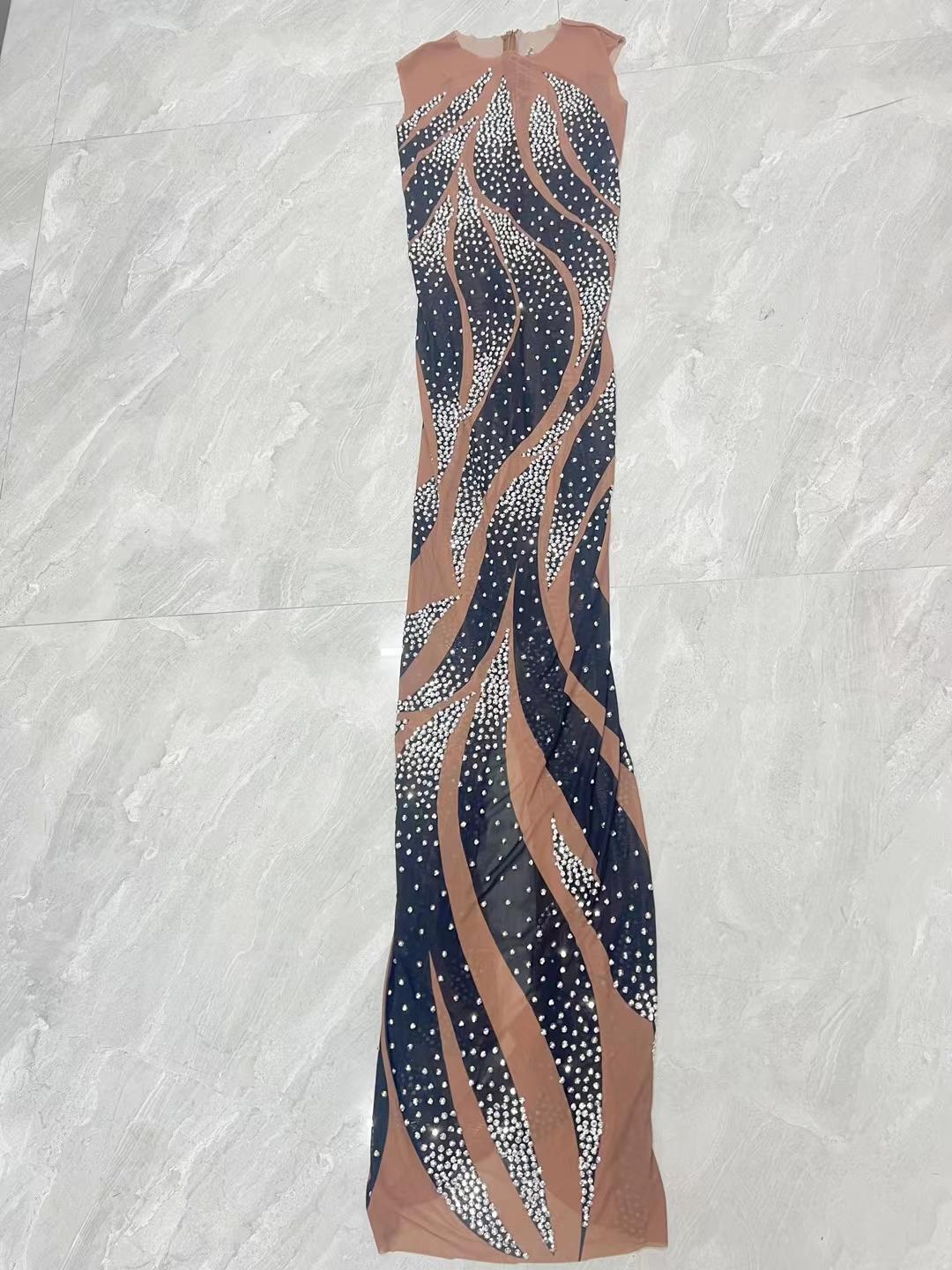 CELESINYI Xiangweishe Crystal Swirl Gown