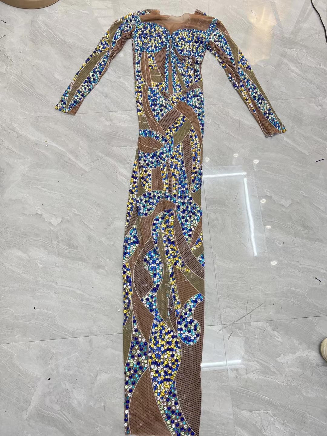 CELESINYI Luoye Crystal Leaf Gown