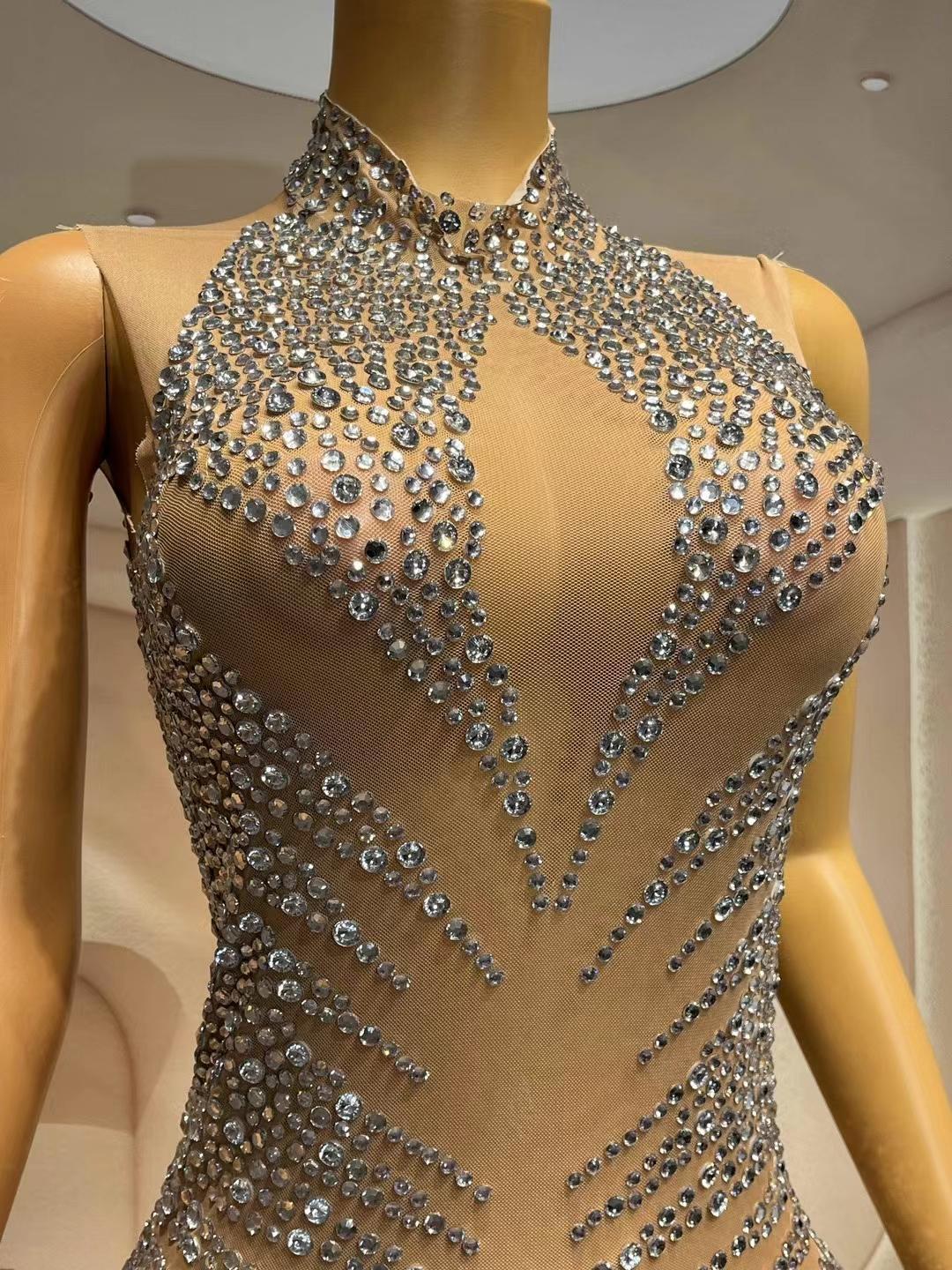 CELESINYI Manzuan Crystal Keyhole Mini Dress