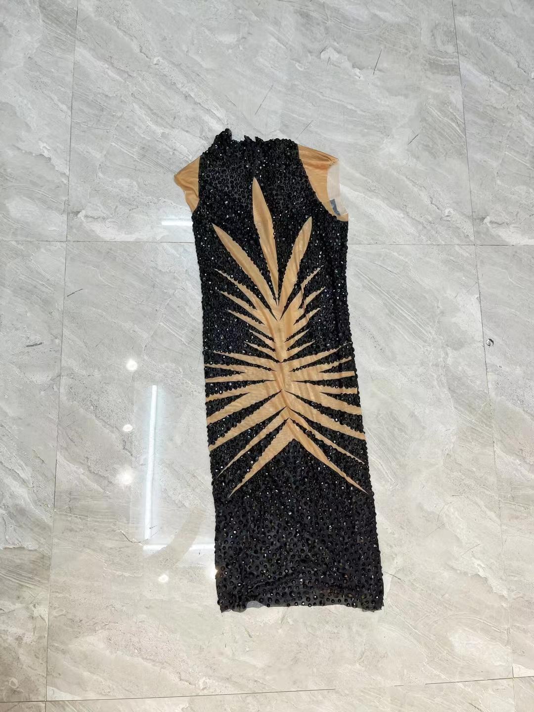 CELESINYI Manzuan Crystal Keyhole Mini Dress
