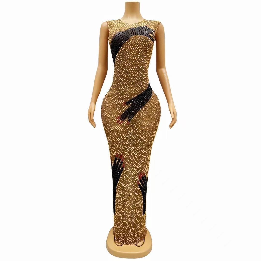 CELESINYI Heishouqun Crystal Hand Gown