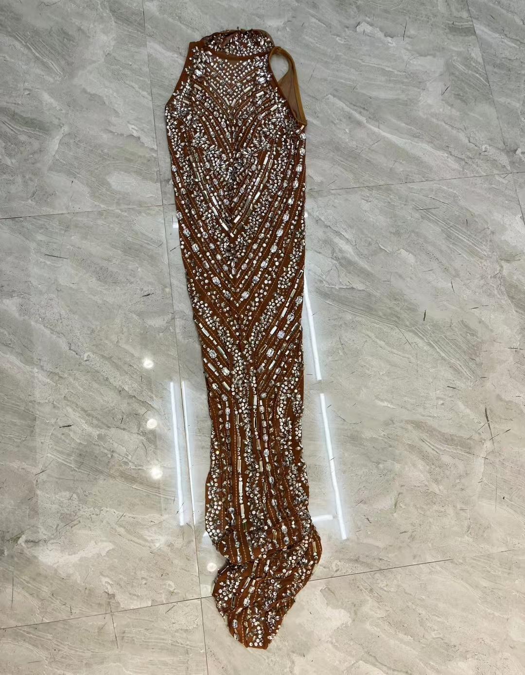 CELESINYI Buyao Crystal Herringbone Gown