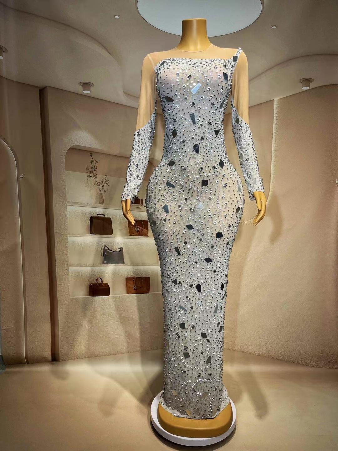 CELESINYI Suiyin Crystal Silver Gown