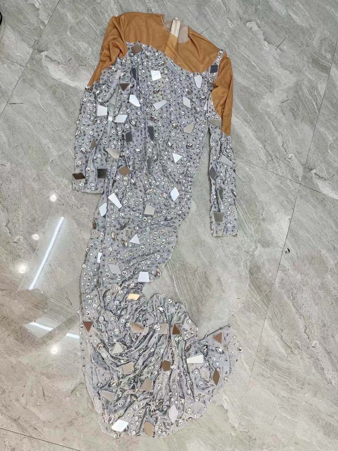 CELESINYI Suiyin Crystal Silver Gown