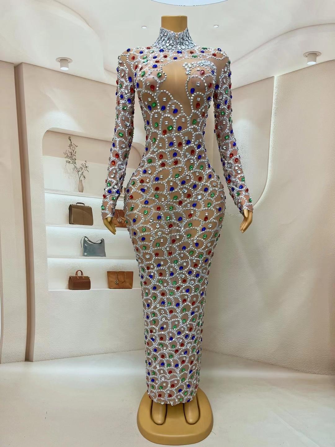 CELESINYI Yulin Crystal Scale Gown