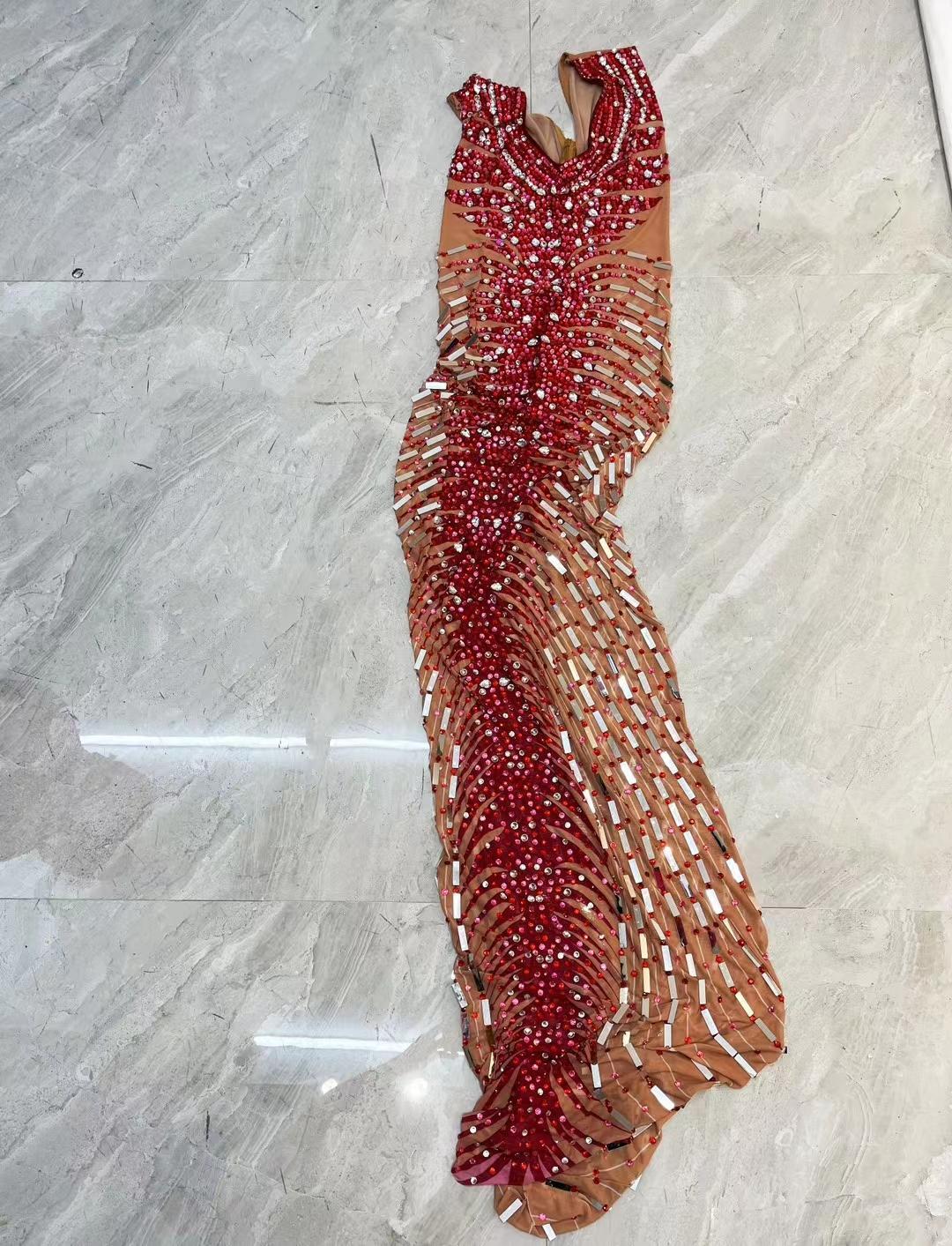 CELESINYI Xiaolongxia Crystal Rib Gown