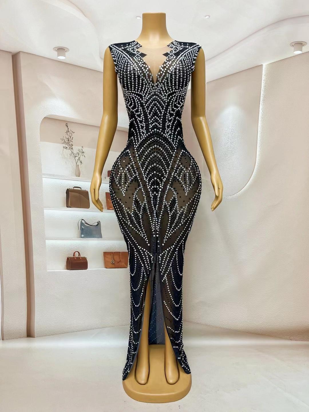CELESINYI Heizun Crystal Black Gown