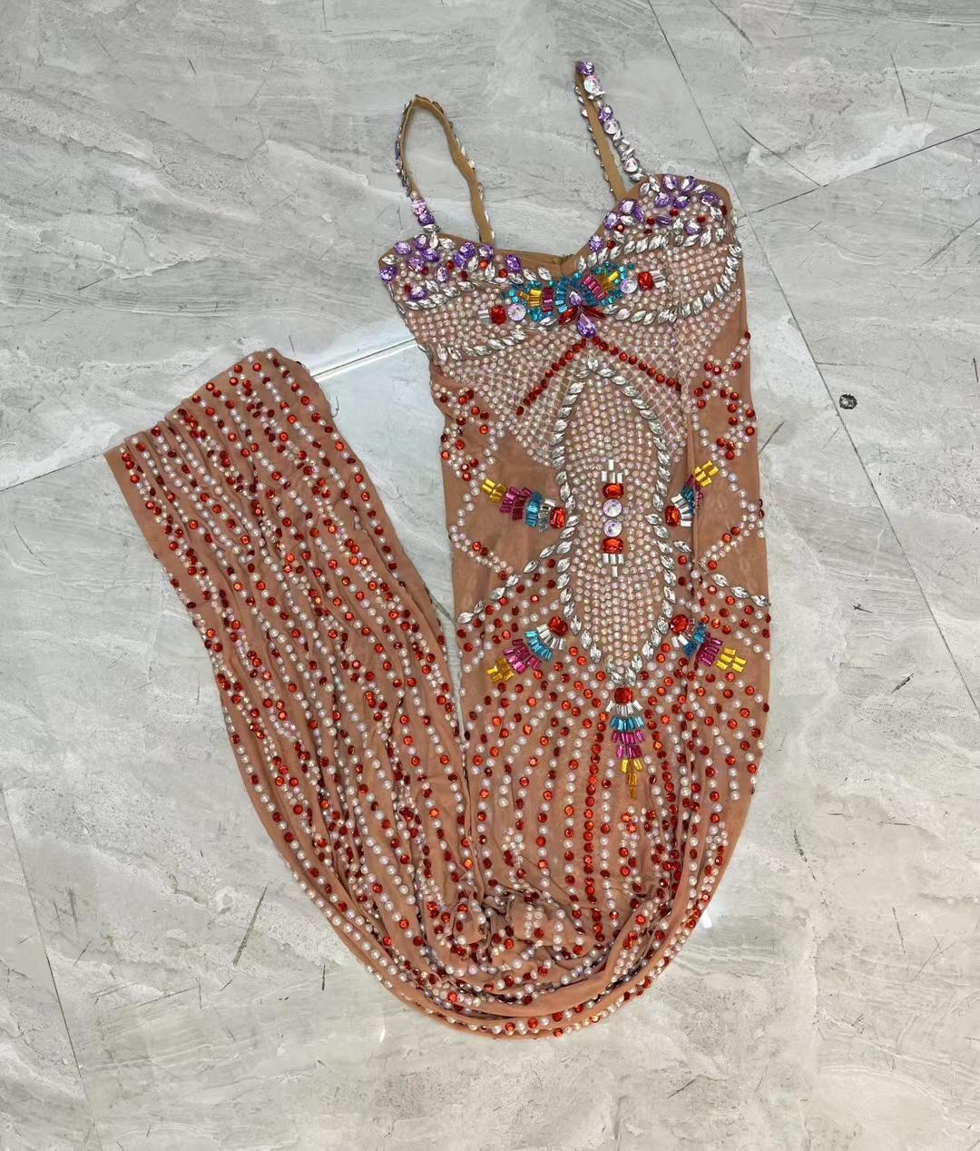 CELESINYI Jinsique Crystal Pearl Gown