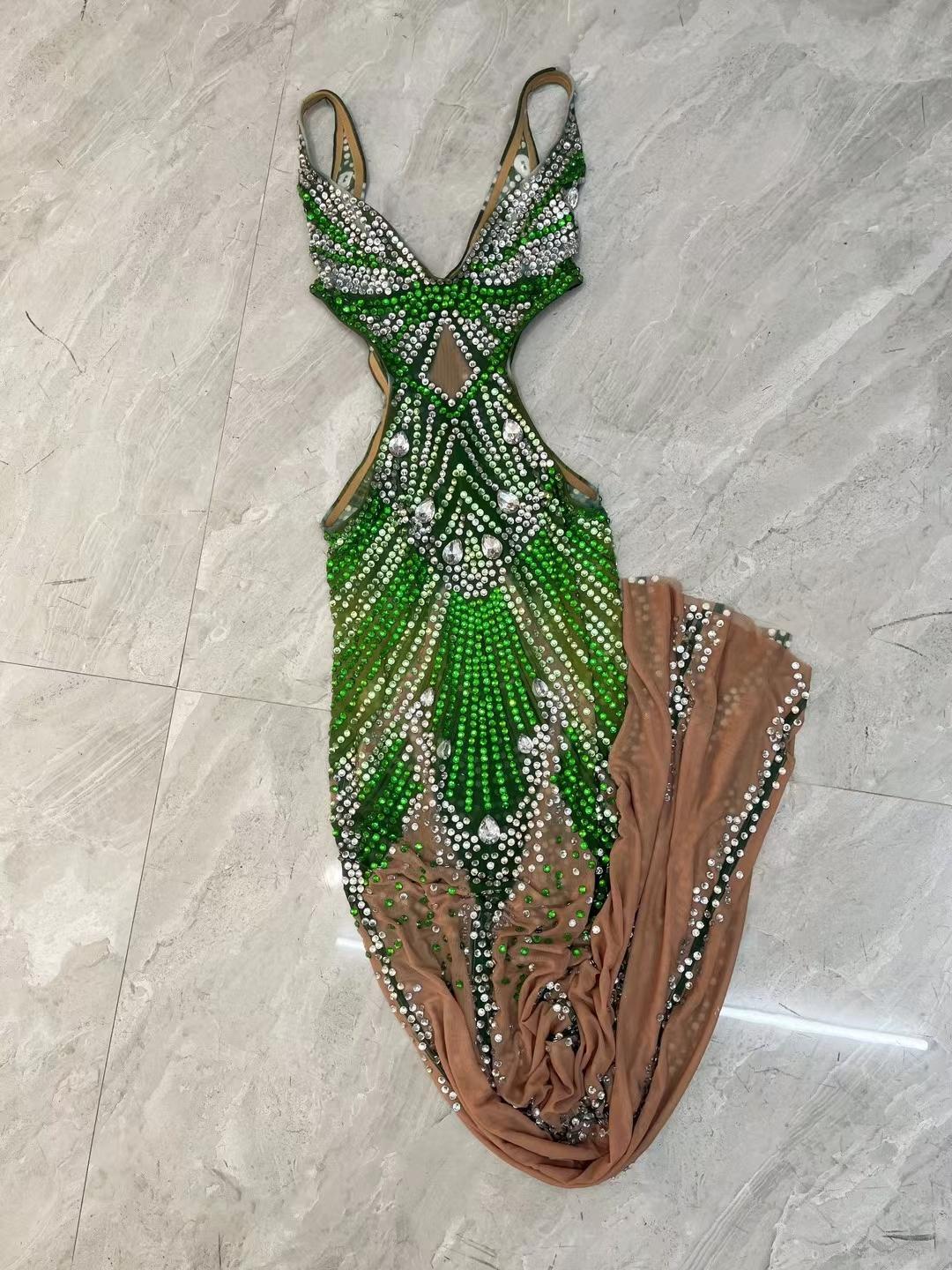 CELESINYI Zongqiu Crystal Emerald Gown