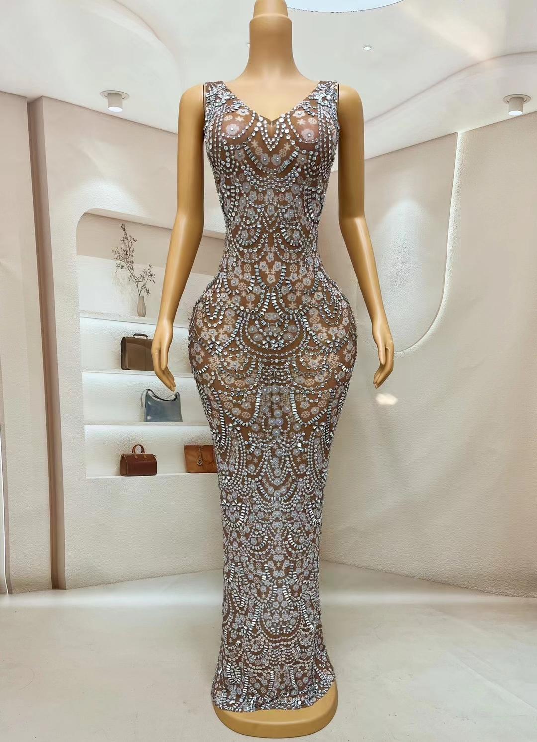 CELESINYI Chuju Crystal Daisy Gown