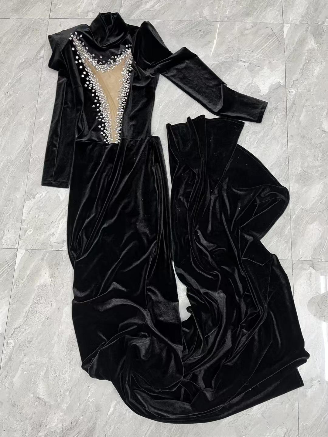 CELESINYI Heirongcha Crystal Velvet Gown