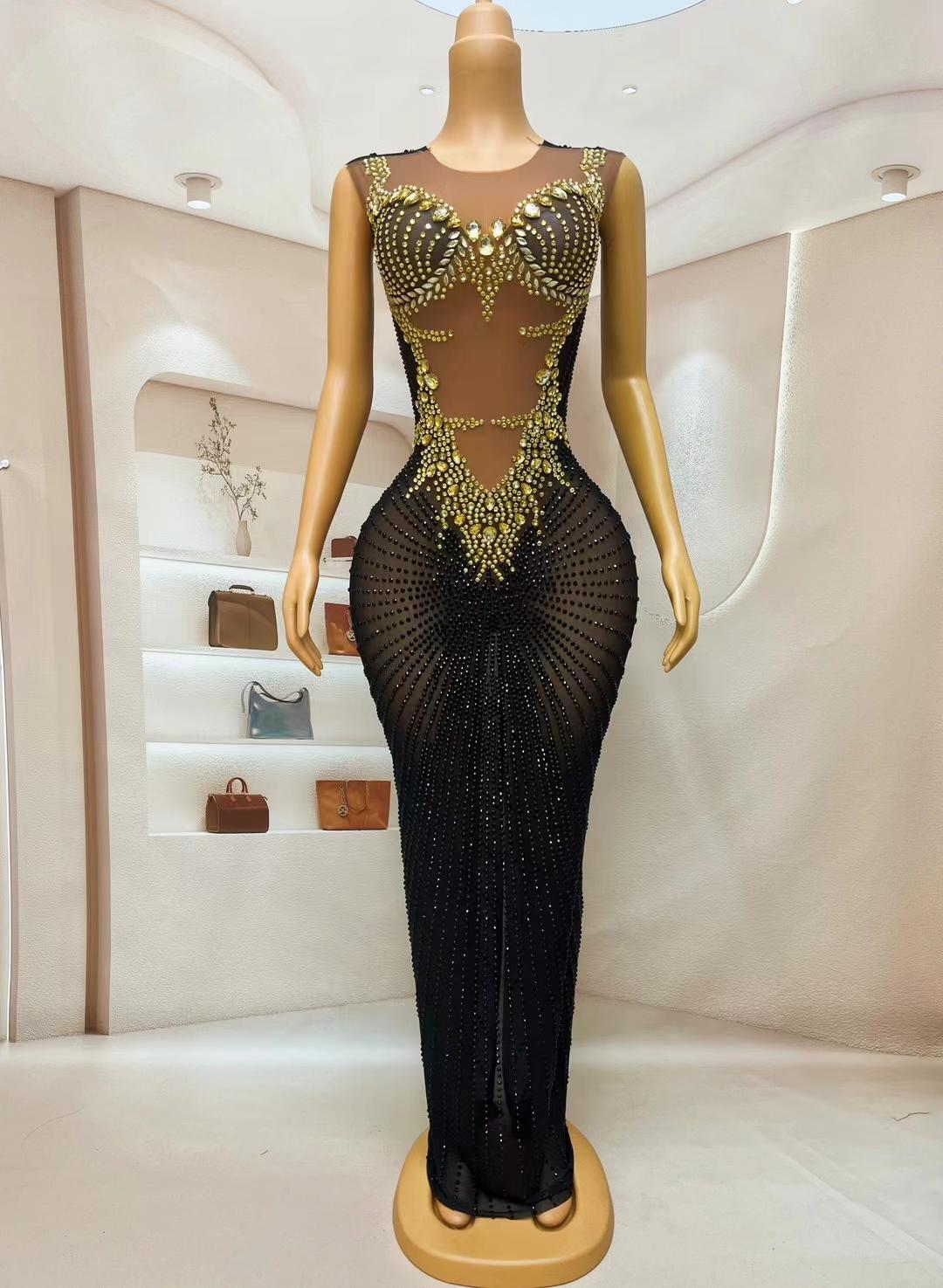 CELESINYI Chijin Crystal Black Gown