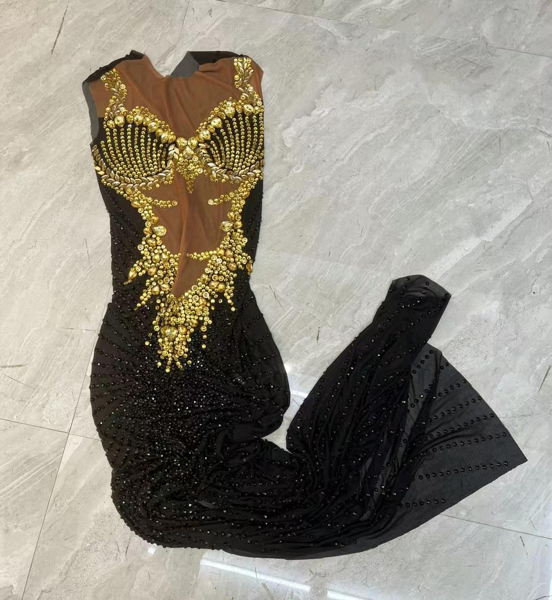 CELESINYI Chijin Crystal Black Gown