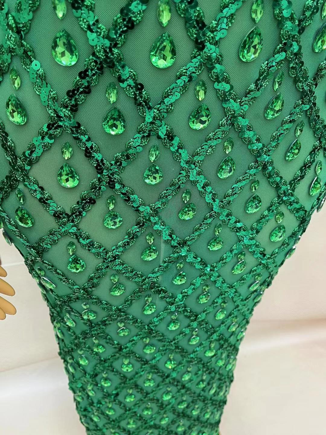 CELESINYI Shaokaojia Crystal Green Sleeveless Gown