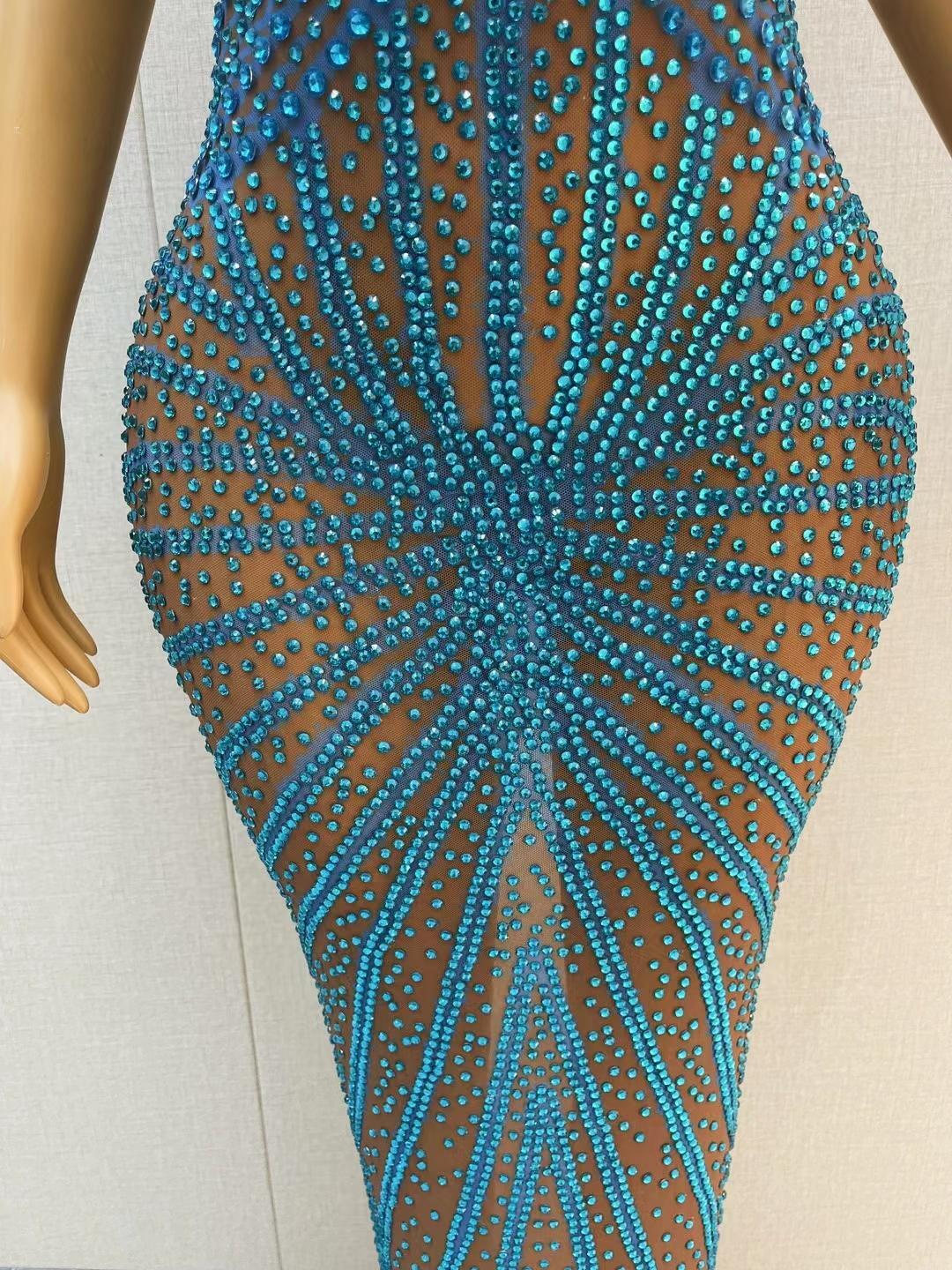 CELESINYI Shuixiu Crystal Blue Sunburst Gown