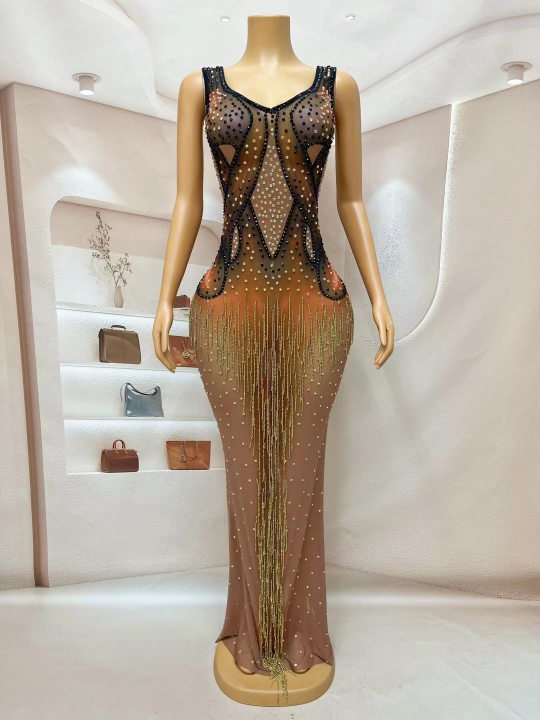 CELESINYI Niujiaojian Crystal Deep V Gown