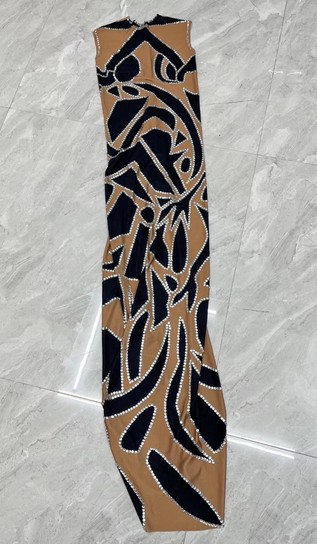 CELESINYI Henji Crystal Abstract Gown