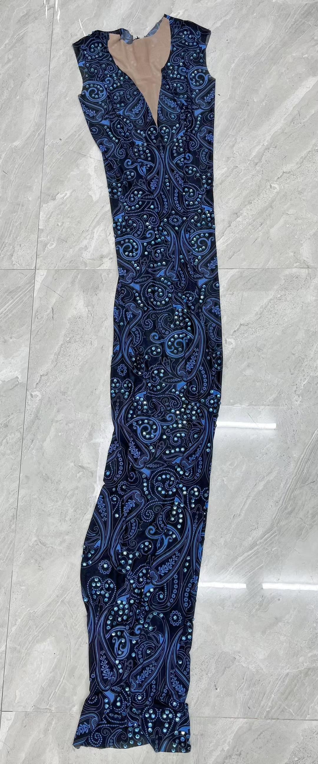 CELESINYI Lanlan Crystal Paisley Gown