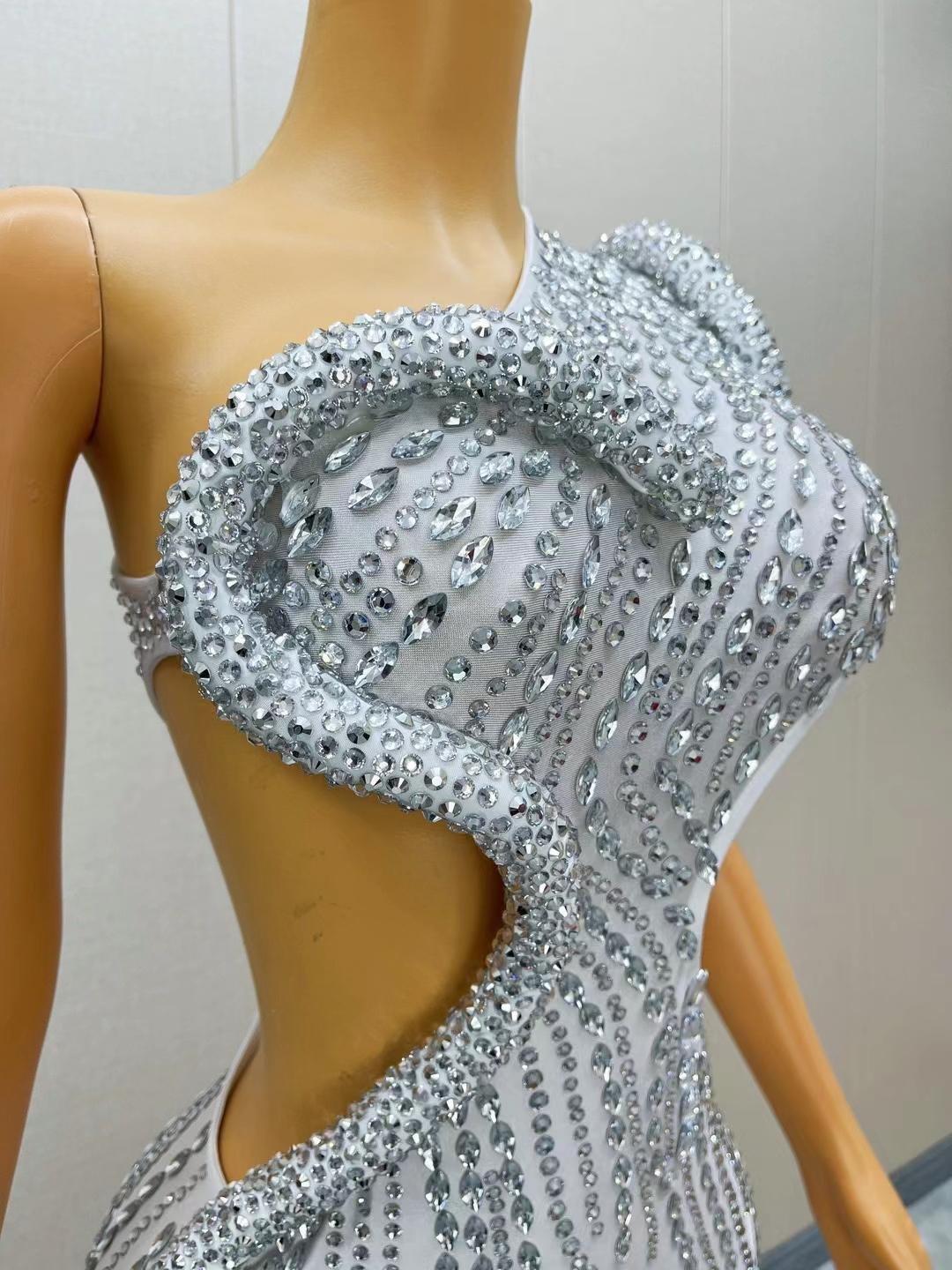 CELESINYI Siluo Crystal White Snake Gown