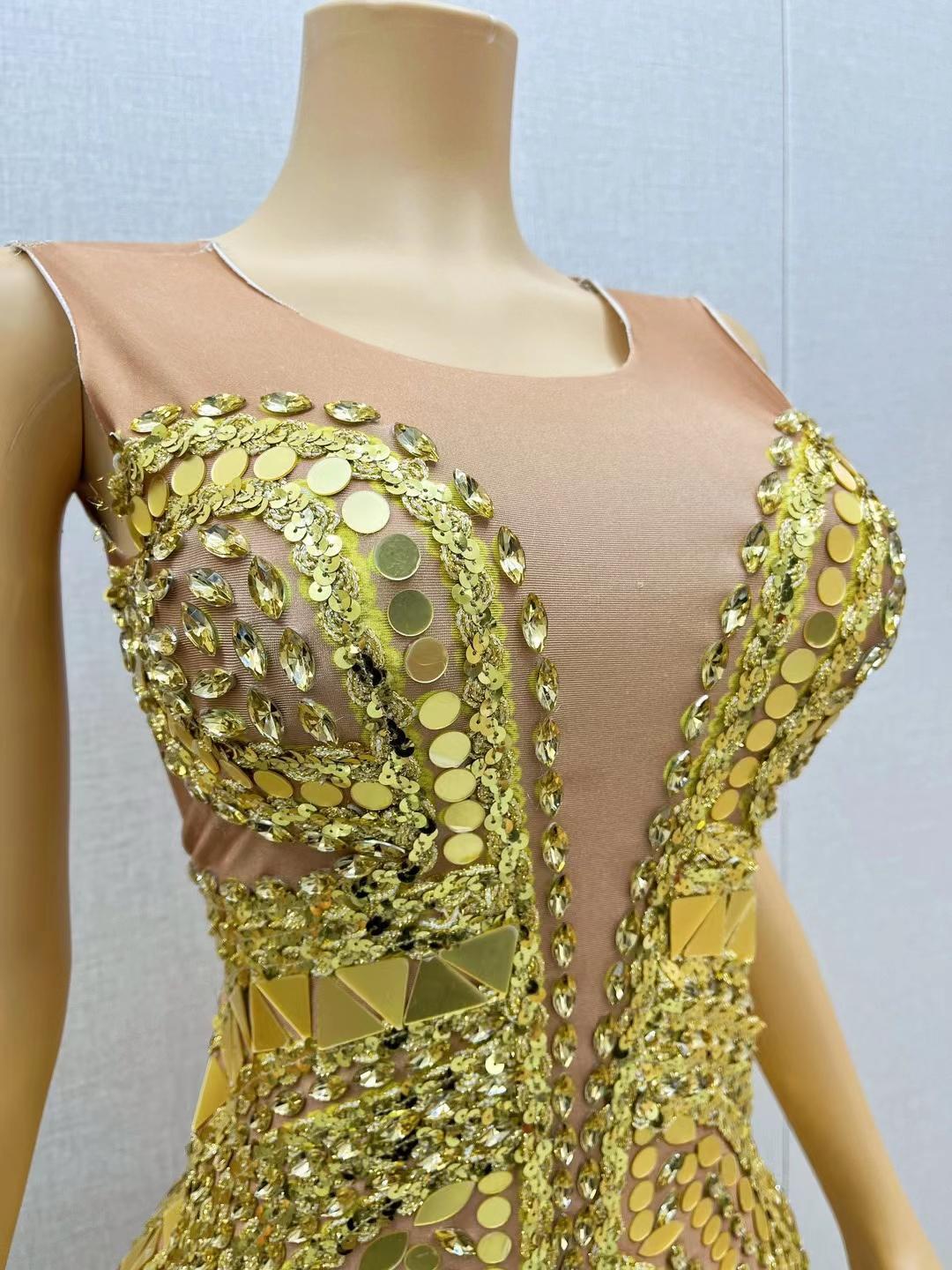 CELESINYI Jinzita Crystal Gold Gown