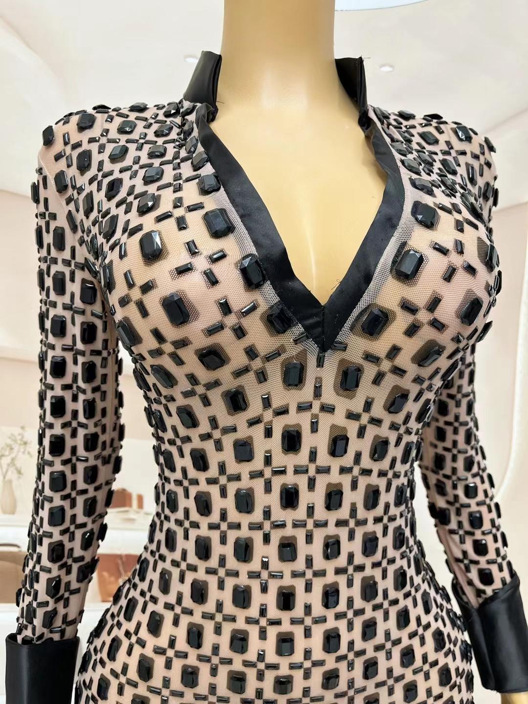 CELESINYI Luntaiyin Crystal Black Grid Gown