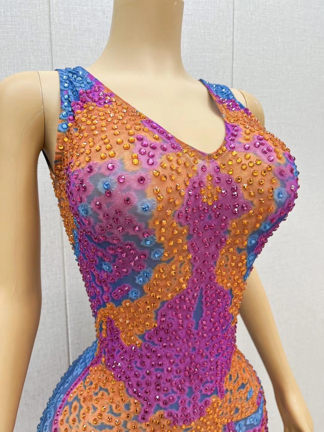CELESINYI Cailin Crystal Mosaic Gown
