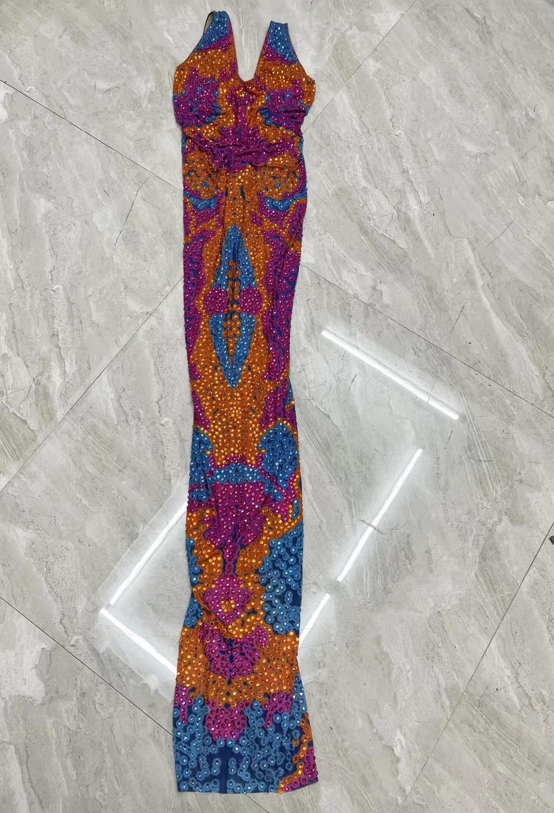 CELESINYI Cailin Crystal Mosaic Gown