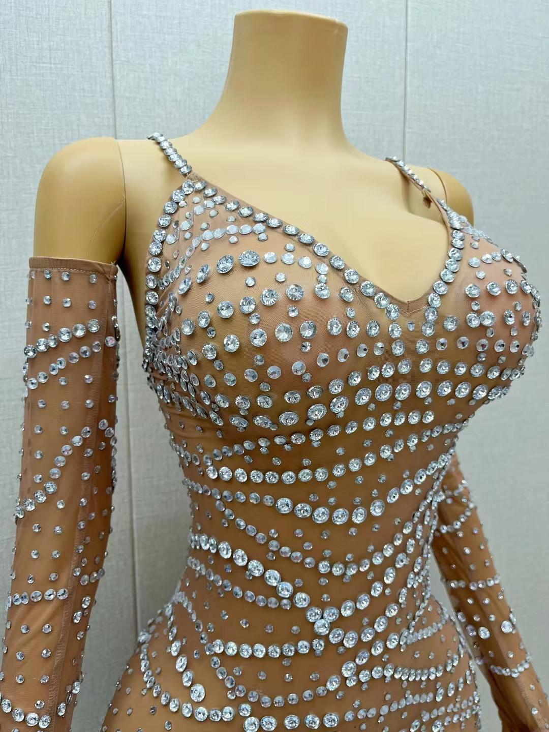 CELESINYI Midian Crystal Dot Gown