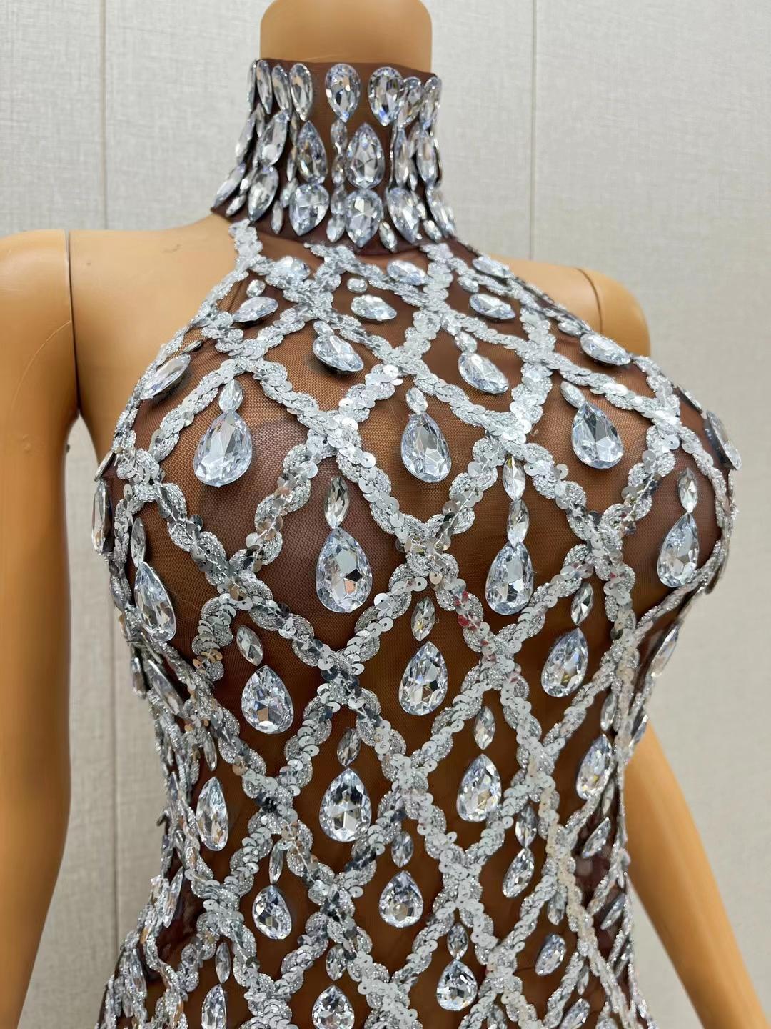 CELESINYI Shaokaojia Crystal Deep Skin Sleeveless Gown