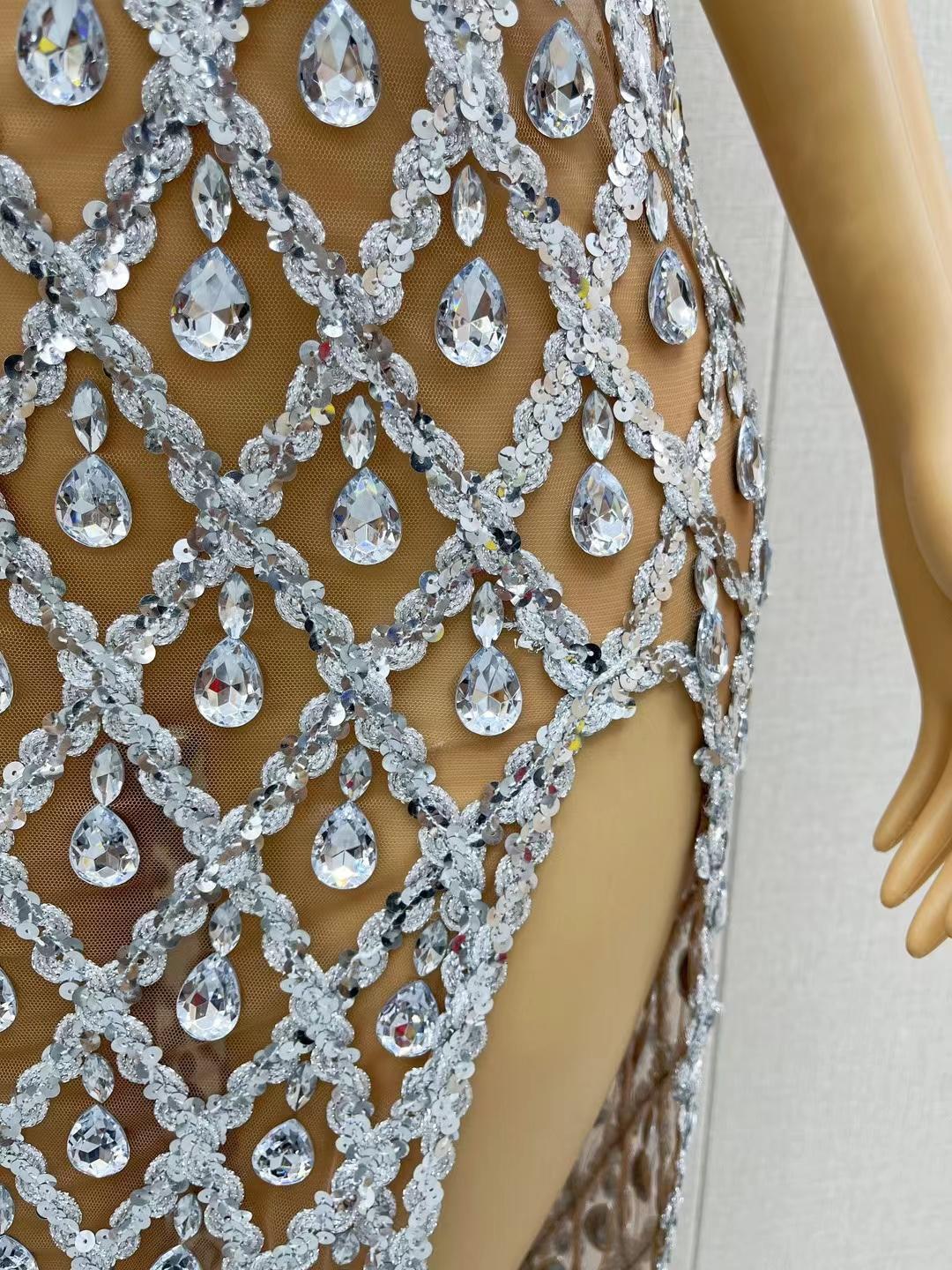 CELESINYI Shaokaojia Crystal One Shoulder Slit Gown