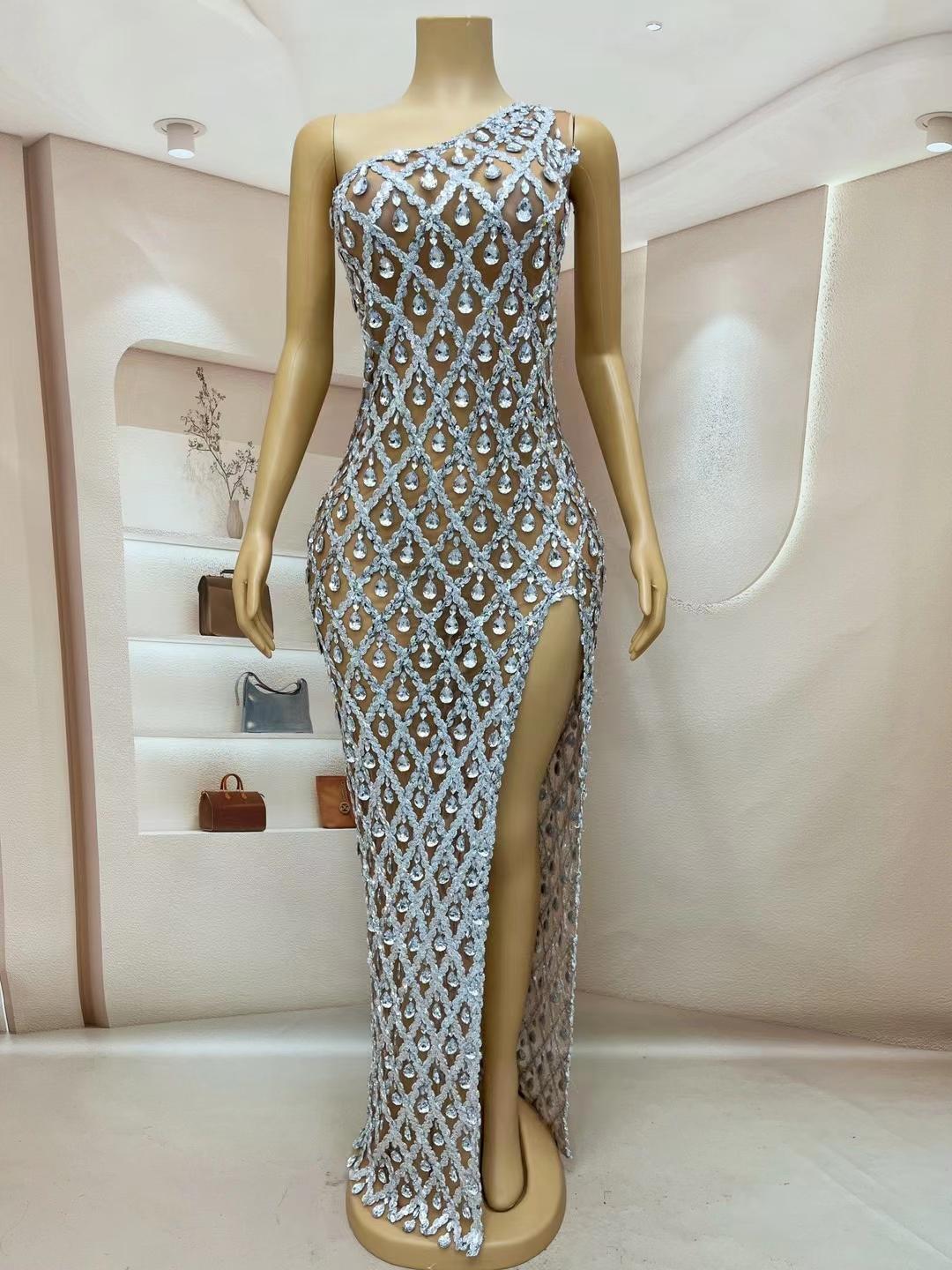 CELESINYI Shaokaojia Crystal One Shoulder Slit Gown